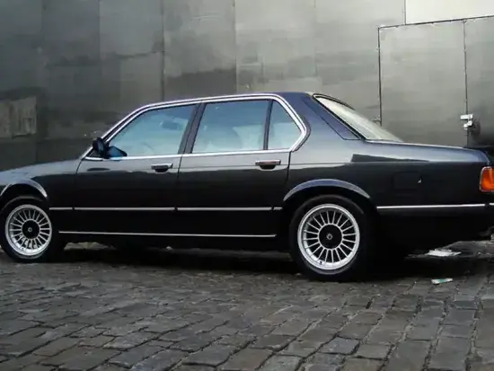 BMW 745i Turbo